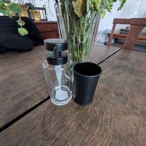 Set of bathroom accessories